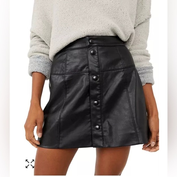 Free PeopleMaisie Faux-Leather Mini Skirtsize 4